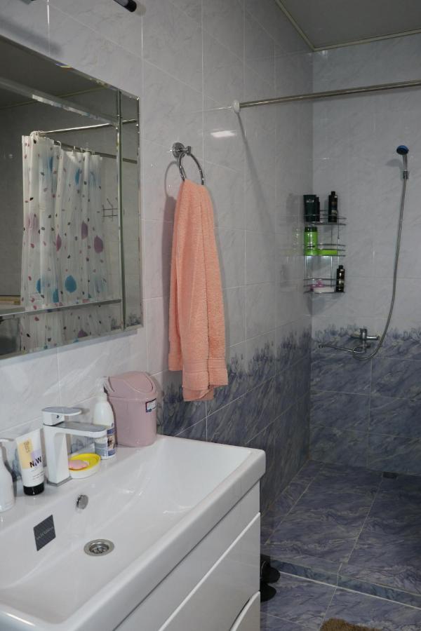 Bokonbayevo Guest House Semetei מראה חיצוני תמונה
