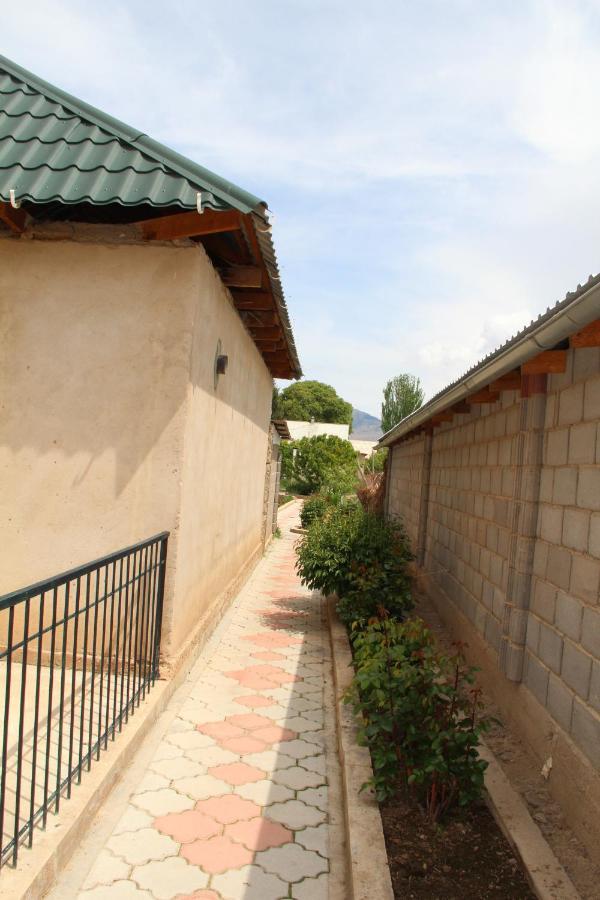 Bokonbayevo Guest House Semetei מראה חיצוני תמונה