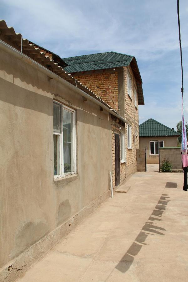 Bokonbayevo Guest House Semetei מראה חיצוני תמונה