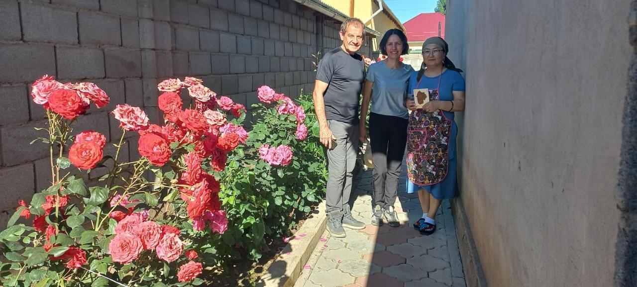 Bokonbayevo Guest House Semetei מראה חיצוני תמונה