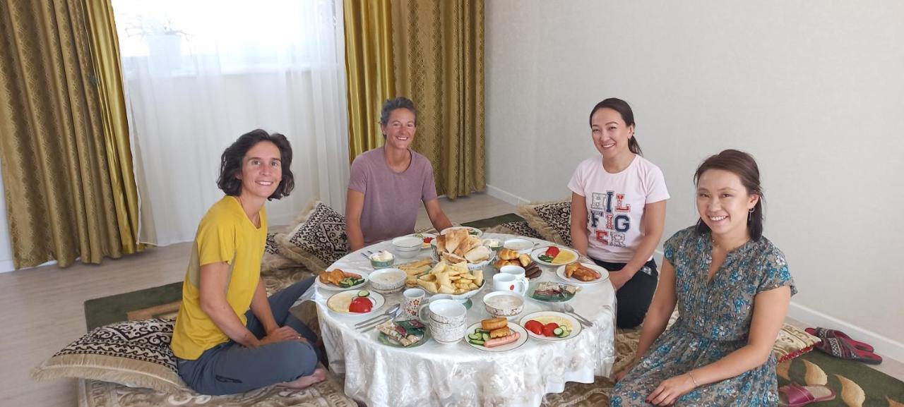 Bokonbayevo Guest House Semetei מראה חיצוני תמונה